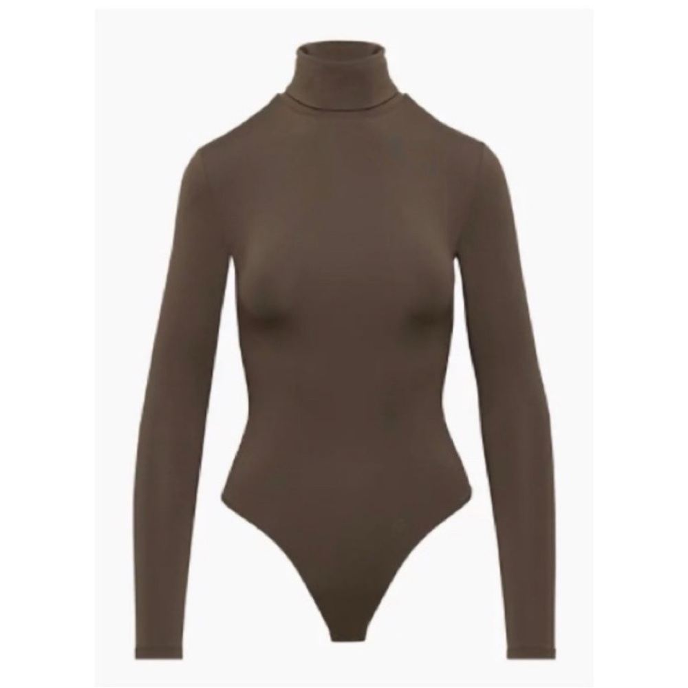 bnwot Babaton contour mockneck bodysuit S deep taupe?